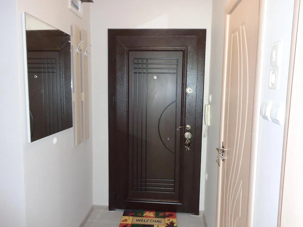 Luxury Apartment Lazur 2 Бургас