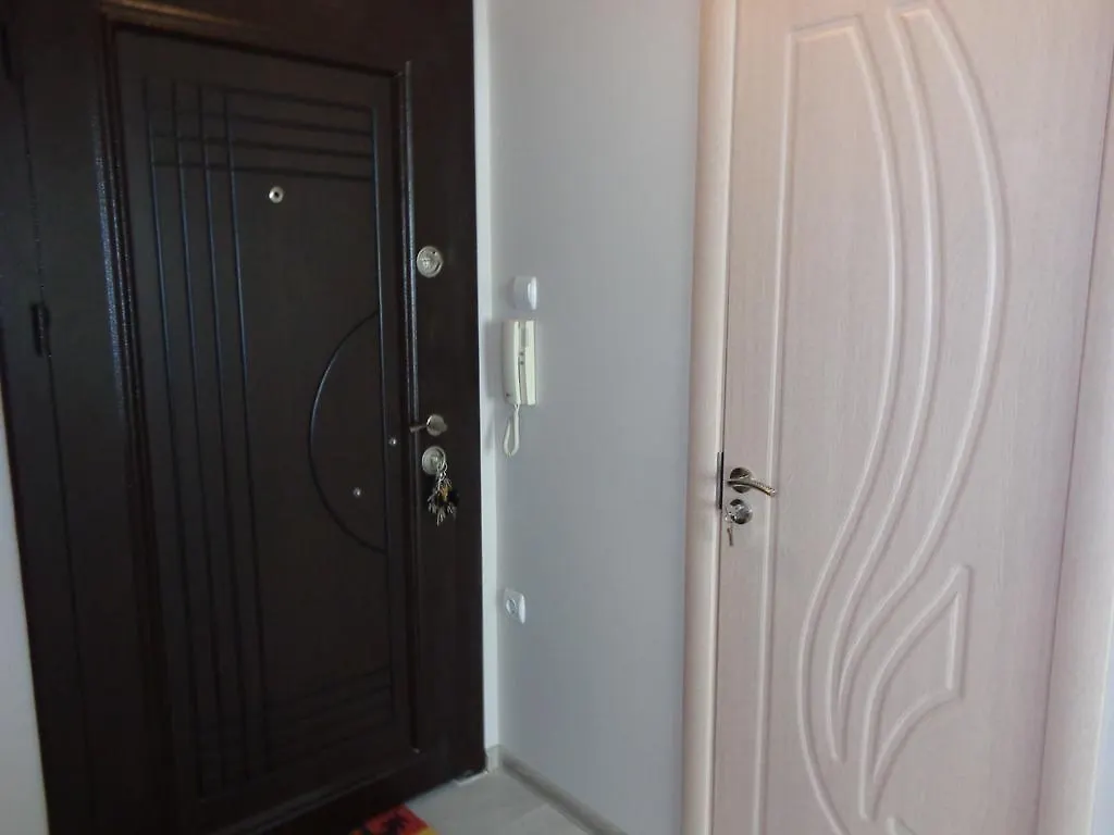 Luxury Apartment Lazur 2 Бургас