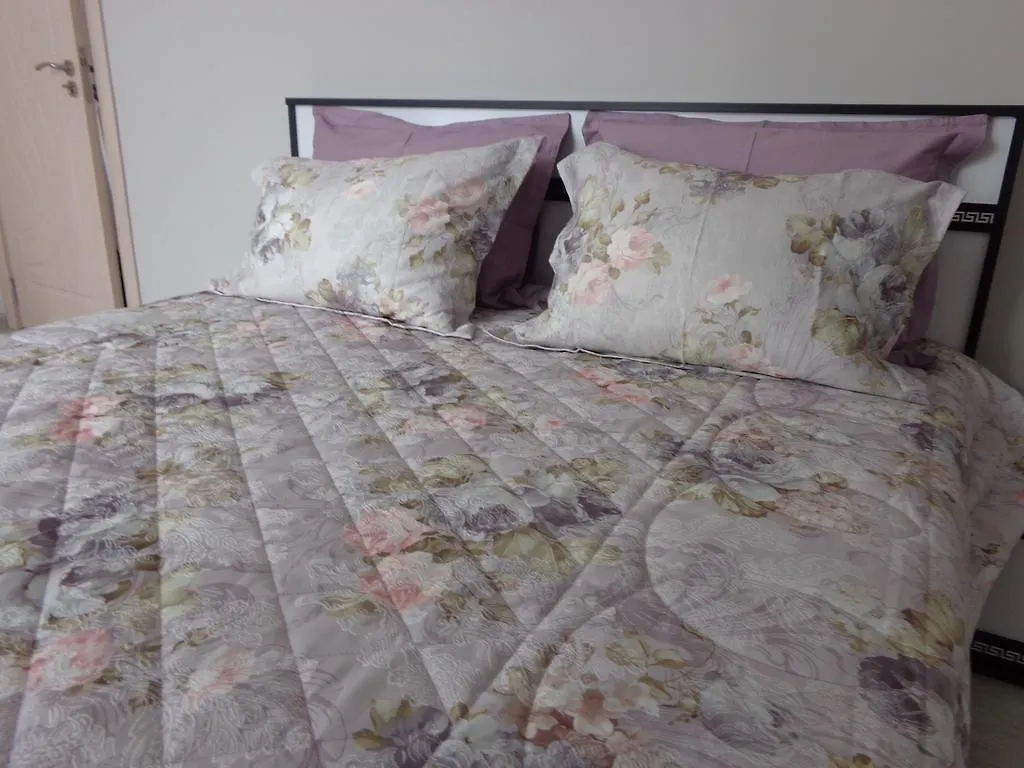 Luxury Apartment Lazur 2 Бургас